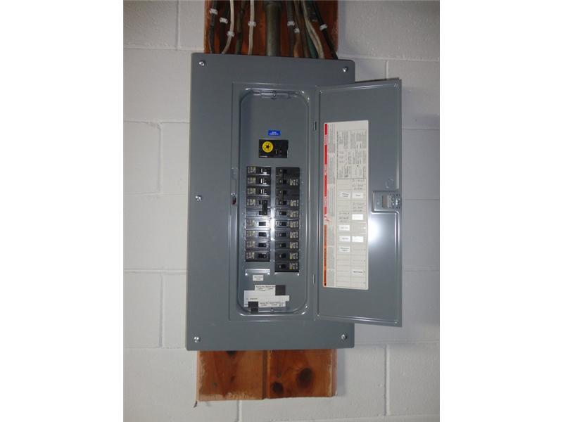 4926 Brehob Road Indianapolis, IN 46217 - Photo 18 of 22 Gallery Image 18