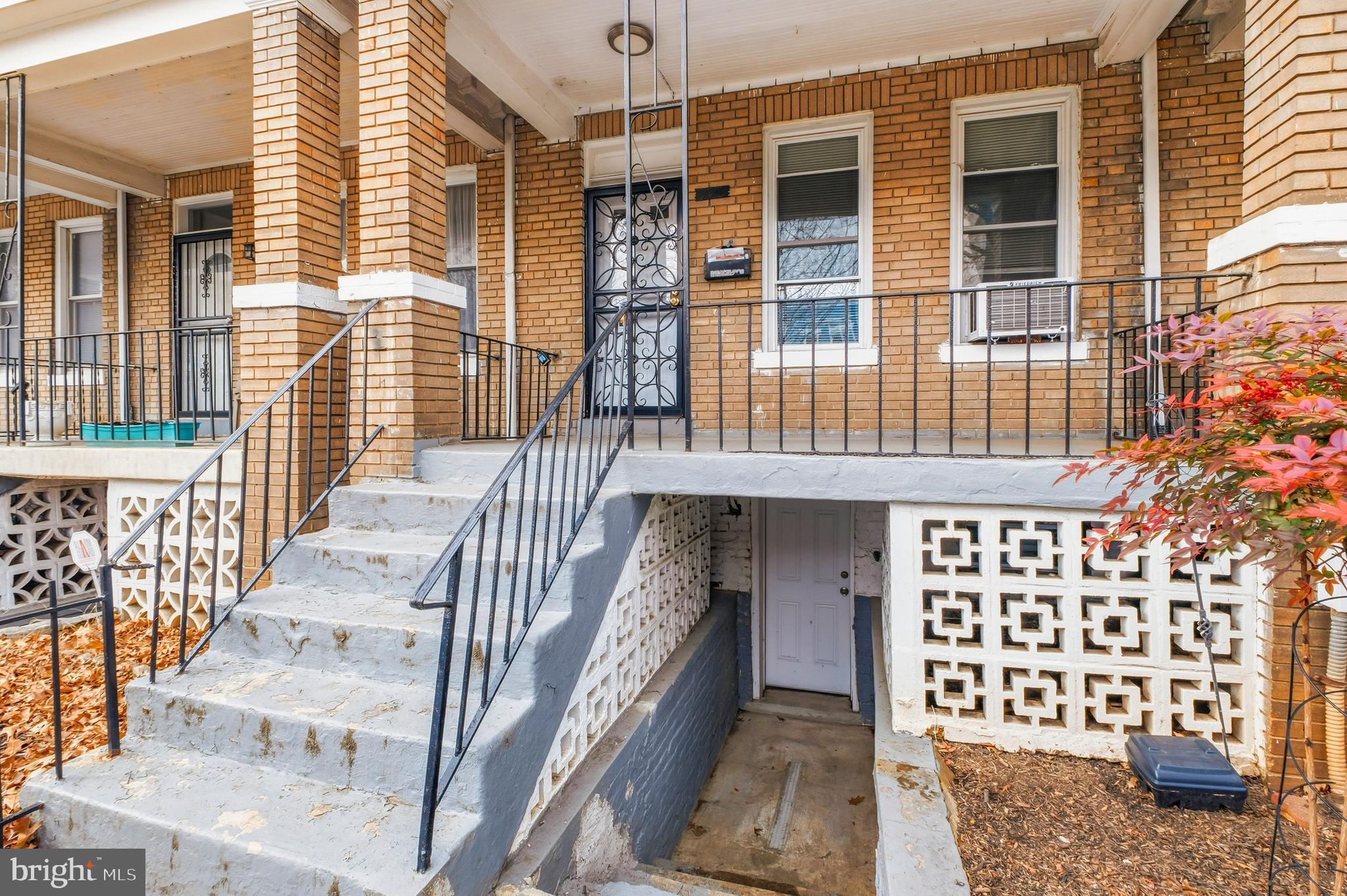 237 15th Street Southeast Washington, DC 20003 - Photo 2 of 29