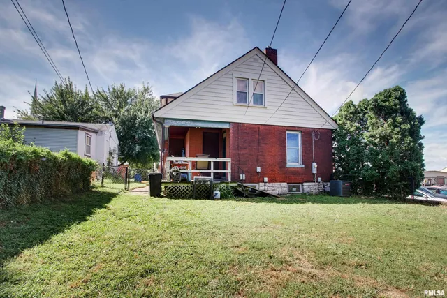$145,000 | 815 Kentucky Street, Quincy, IL 62301