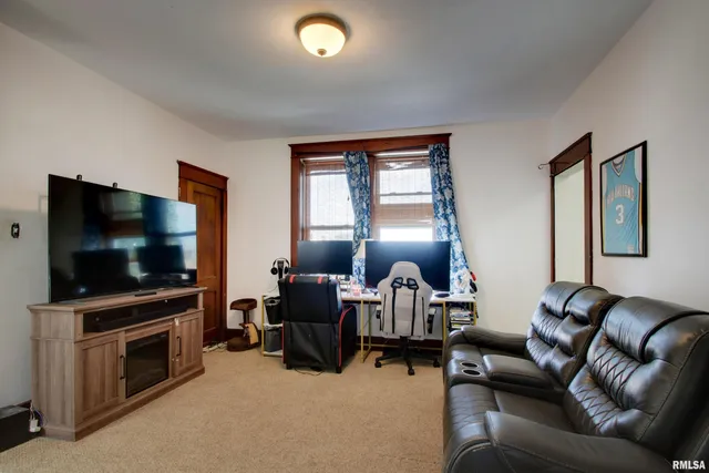 $145,000 | 815 Kentucky Street, Quincy, IL 62301