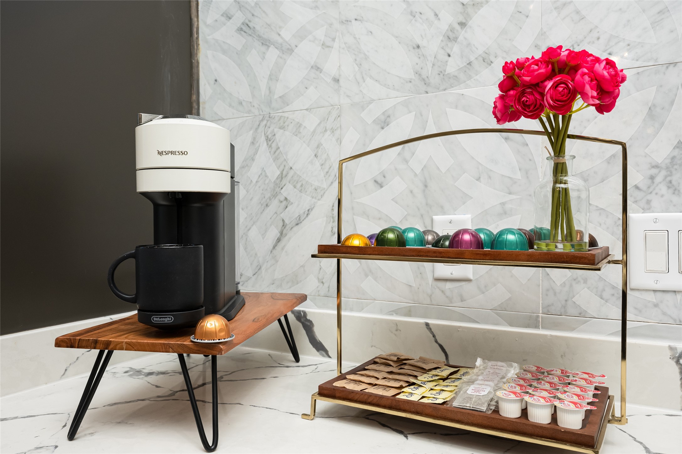 917 Thompson Street Houston, TX 77007 - Photo 44 of 48 a room with toys and wooden floor