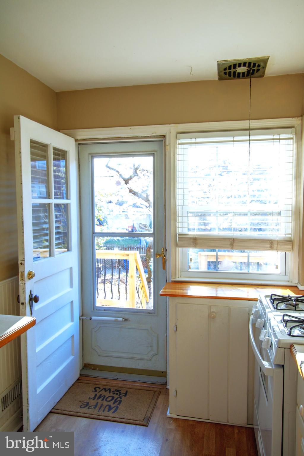 320 Lambeth Road Catonsville, MD 21228 - Photo 19 of 54