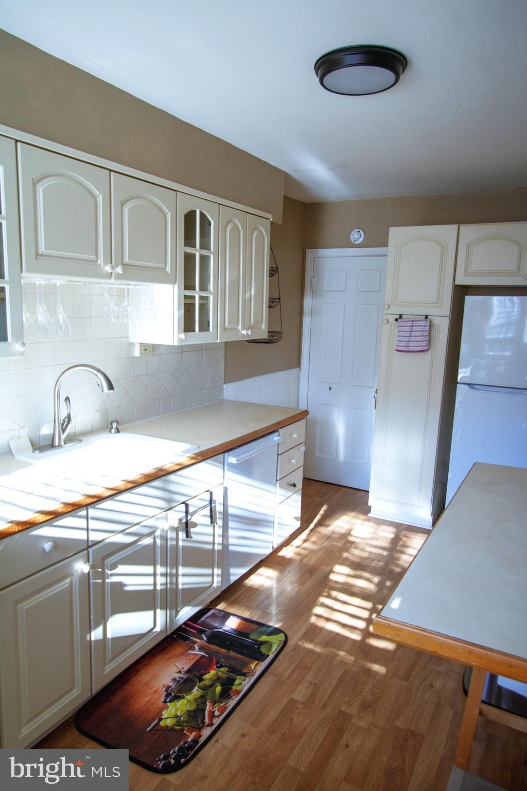 320 Lambeth Road Catonsville, MD 21228 - Photo 20 of 54