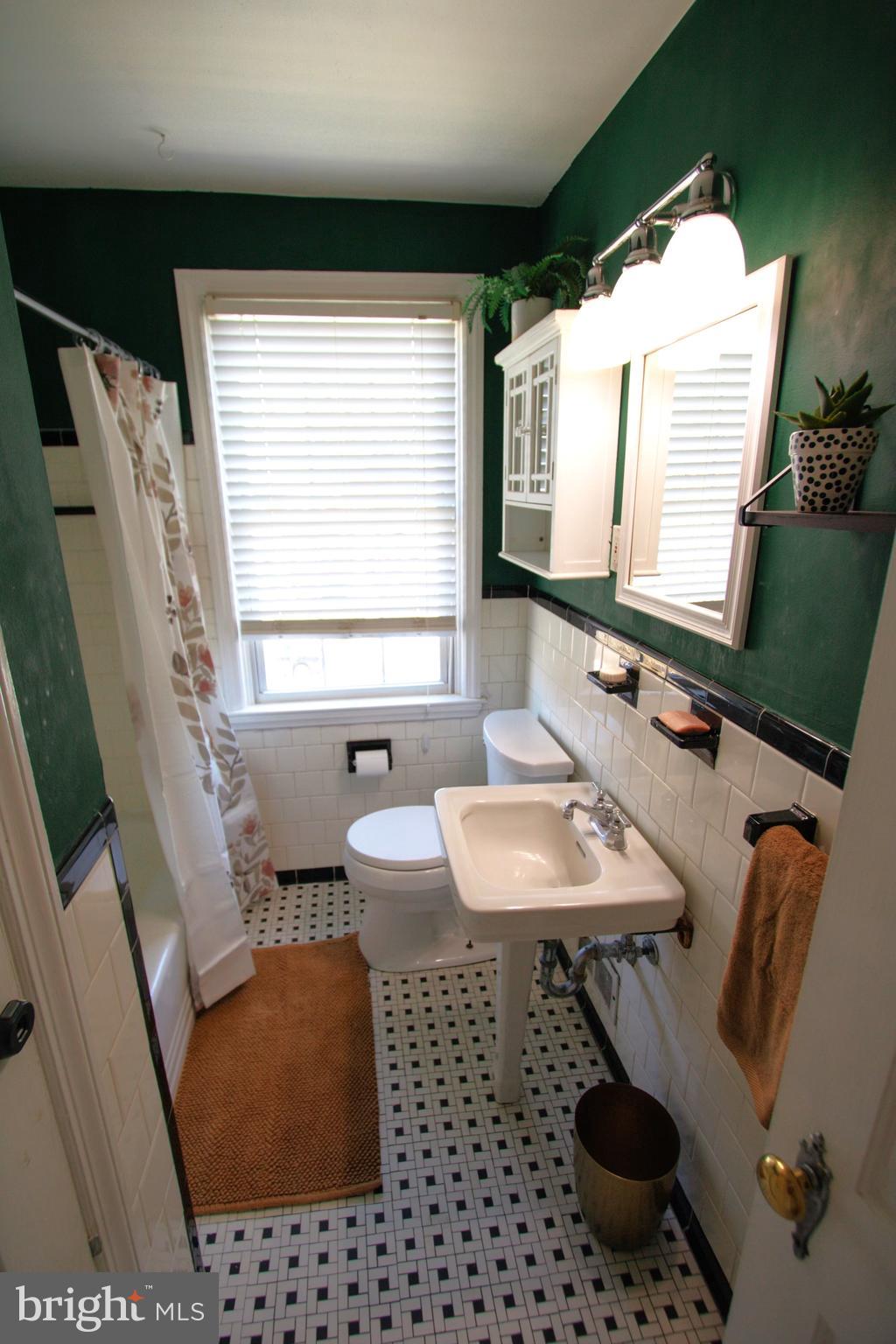 320 Lambeth Road Catonsville, MD 21228 - Photo 29 of 54