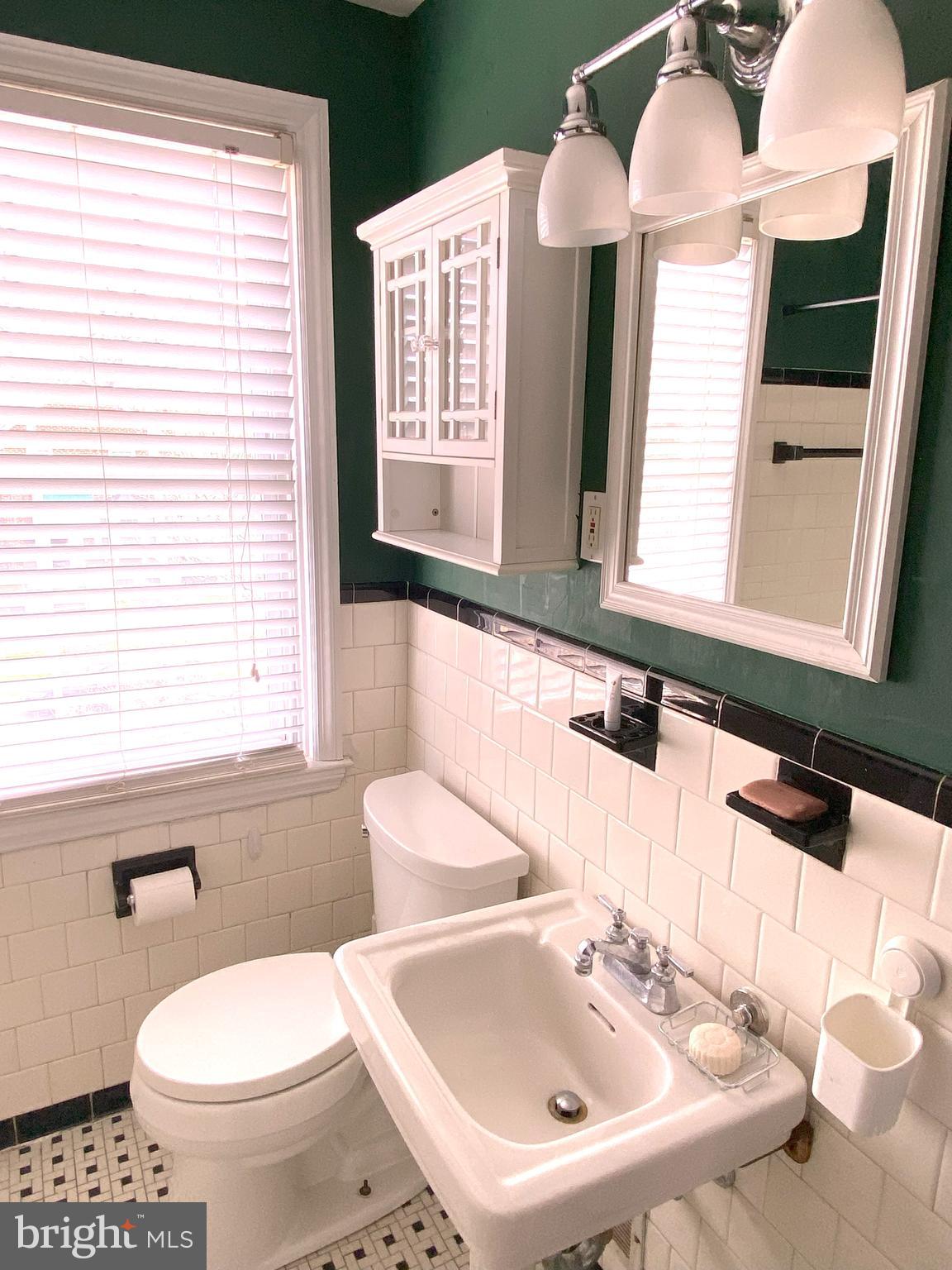 320 Lambeth Road Catonsville, MD 21228 - Photo 31 of 54 Main Bath