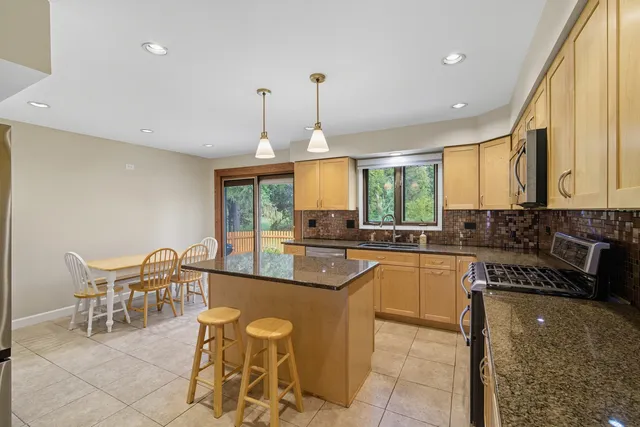 $599,500 | 26587 North Cherrywood Lane, Wauconda, IL 60084