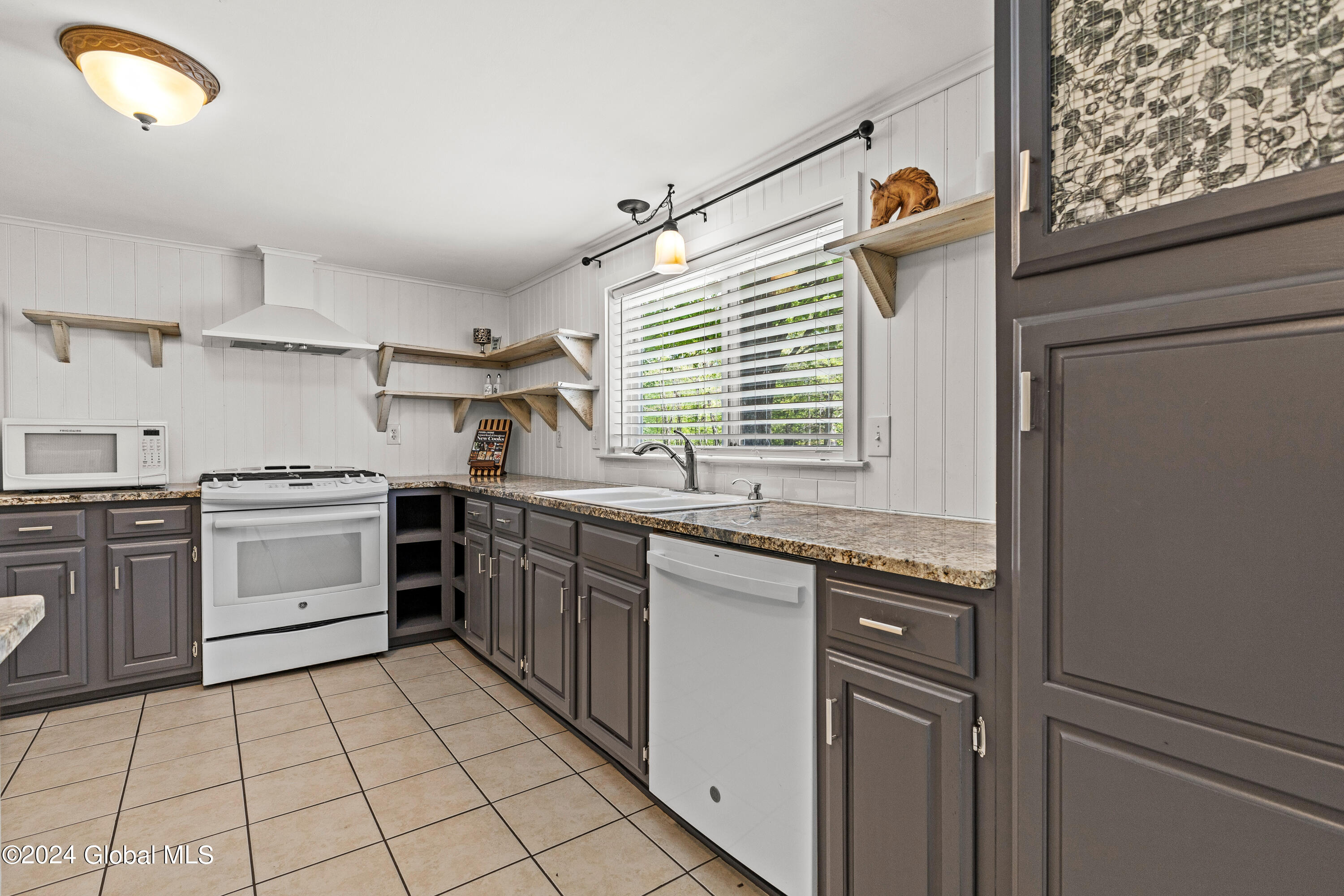 125 Taylor Road Northumberland, NY 12831 - Photo 10 of 28 15-IMG_8329