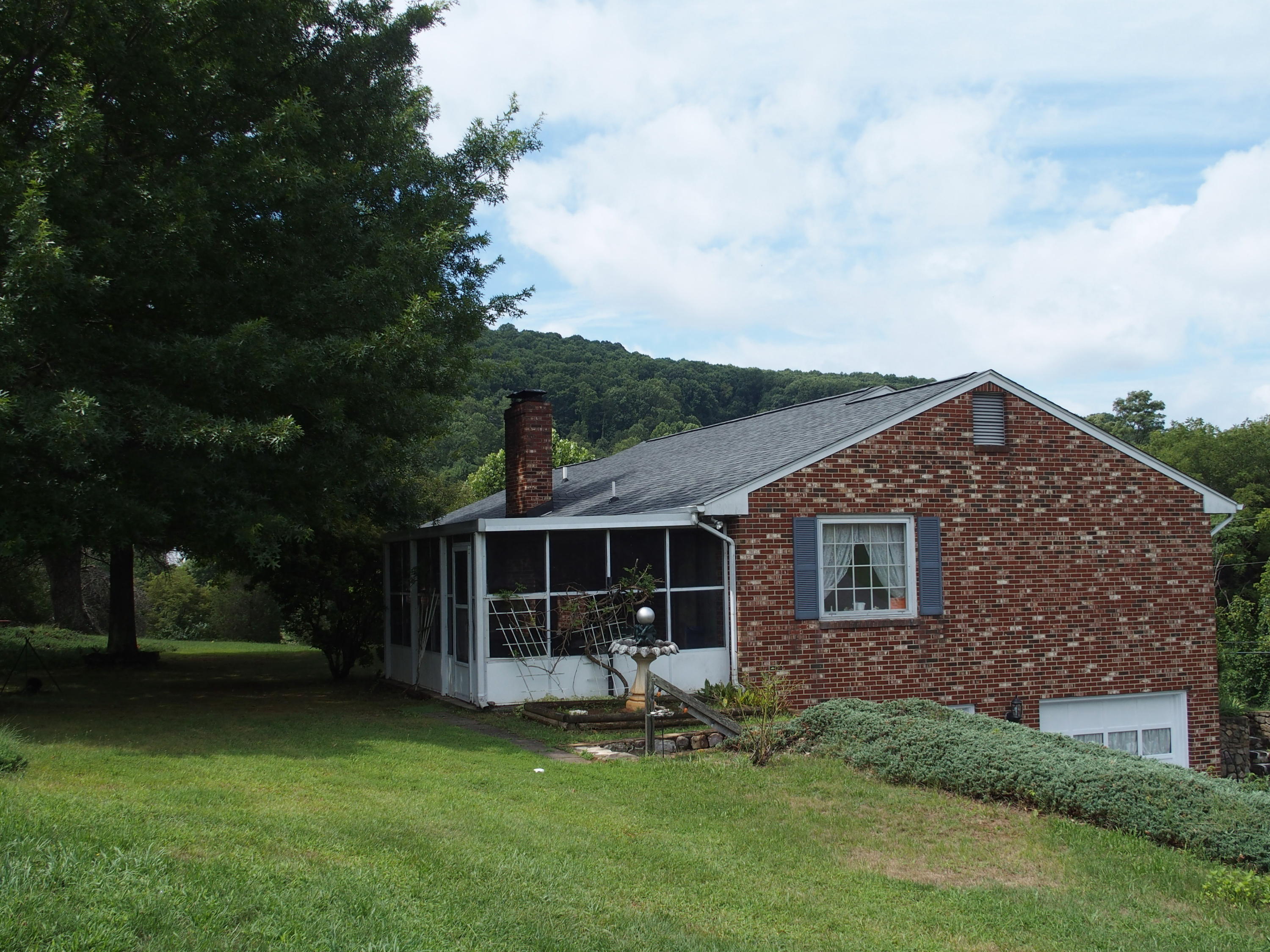 101 Old Brook Road Vinton, VA 24179 - Photo 2 of 27 P7310141