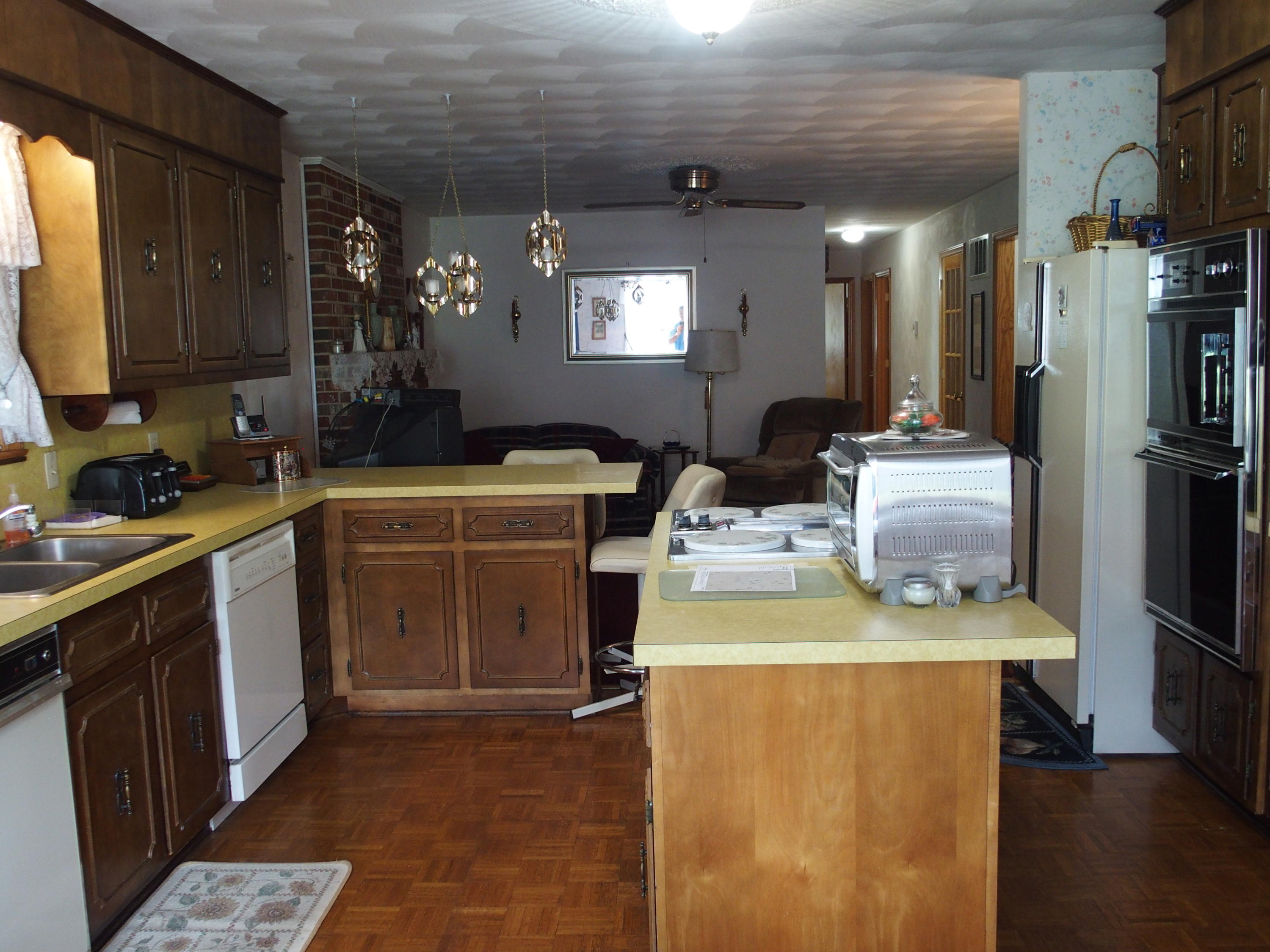 101 Old Brook Road Vinton, VA 24179 - Photo 6 of 27 P7310145