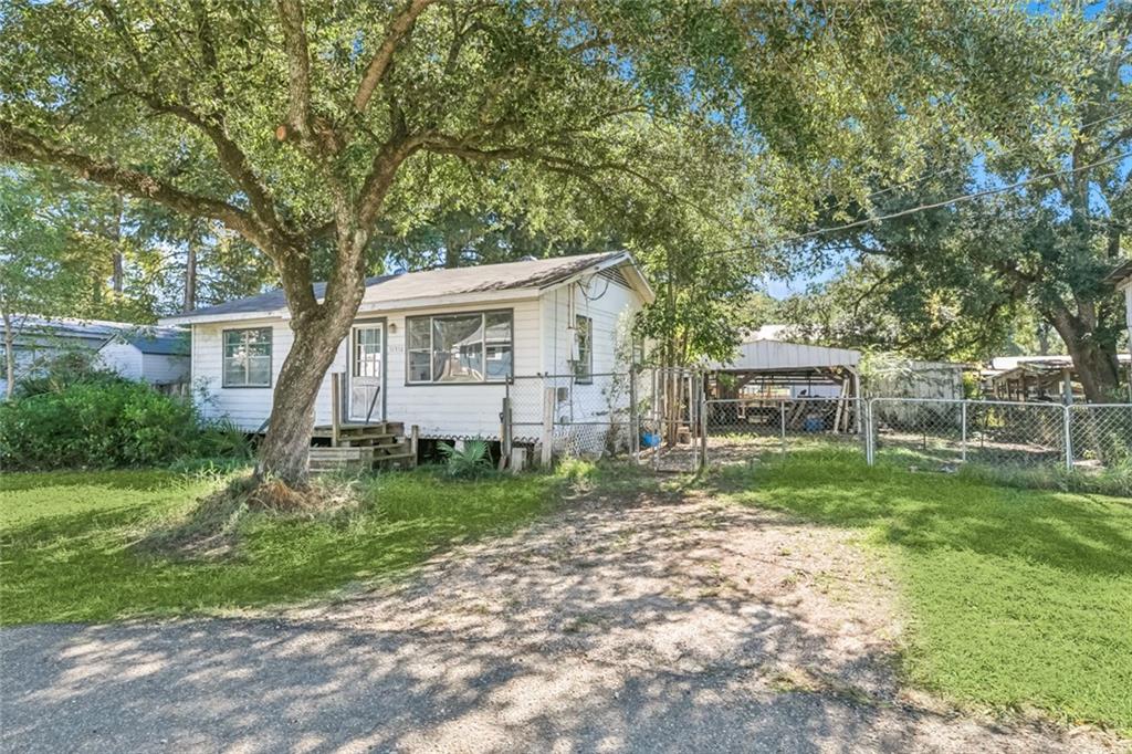 31950 Tetanne Drive Springfield, LA 70462 - Photo 2 of 16