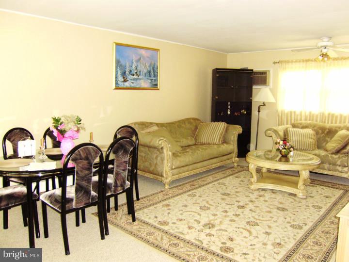 210 Oaktree Road Norristown, PA 19401 - Photo 13 of 24 Gallery Image 13