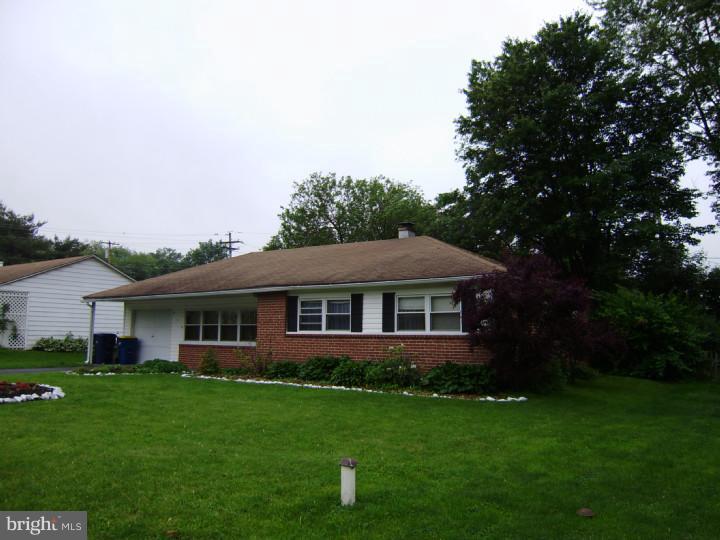 210 Oaktree Road Norristown, PA 19401 - Photo 3 of 24 Gallery Image 3