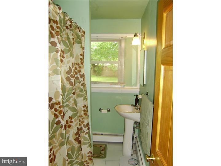 210 Oaktree Road Norristown, PA 19401 - Photo 21 of 24 Gallery Image 21