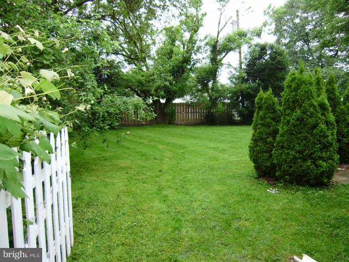 210 Oaktree Road Norristown, PA 19401 - Photo 22 of 24 Gallery Image 22