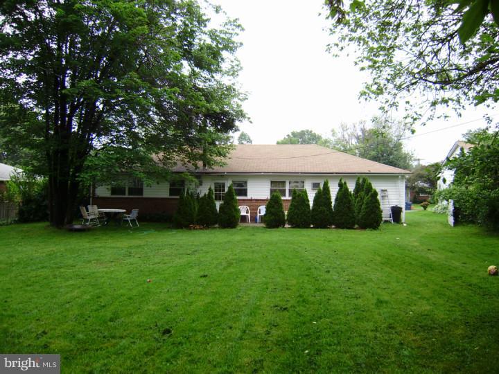 210 Oaktree Road Norristown, PA 19401 - Photo 5 of 24 Exterior Back