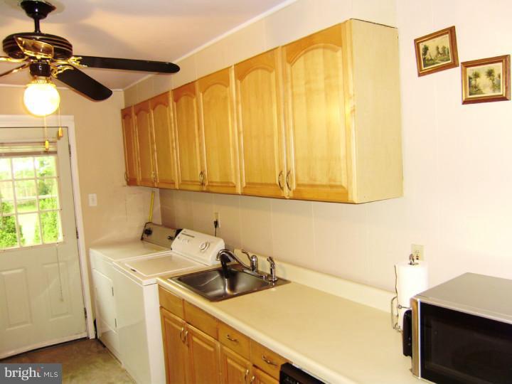 210 Oaktree Road Norristown, PA 19401 - Photo 9 of 24 Gallery Image 9