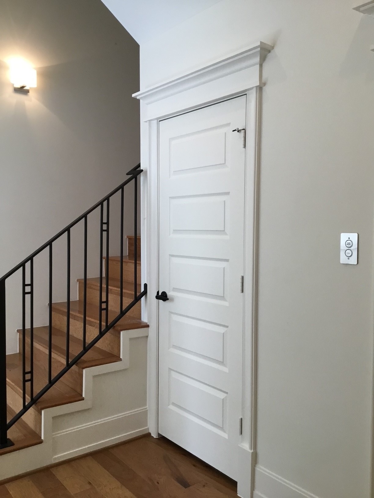1116 Bartlett Street, Unit B Houston, TX 77006 - Photo 19 of 22 a view of a hallway with staircase