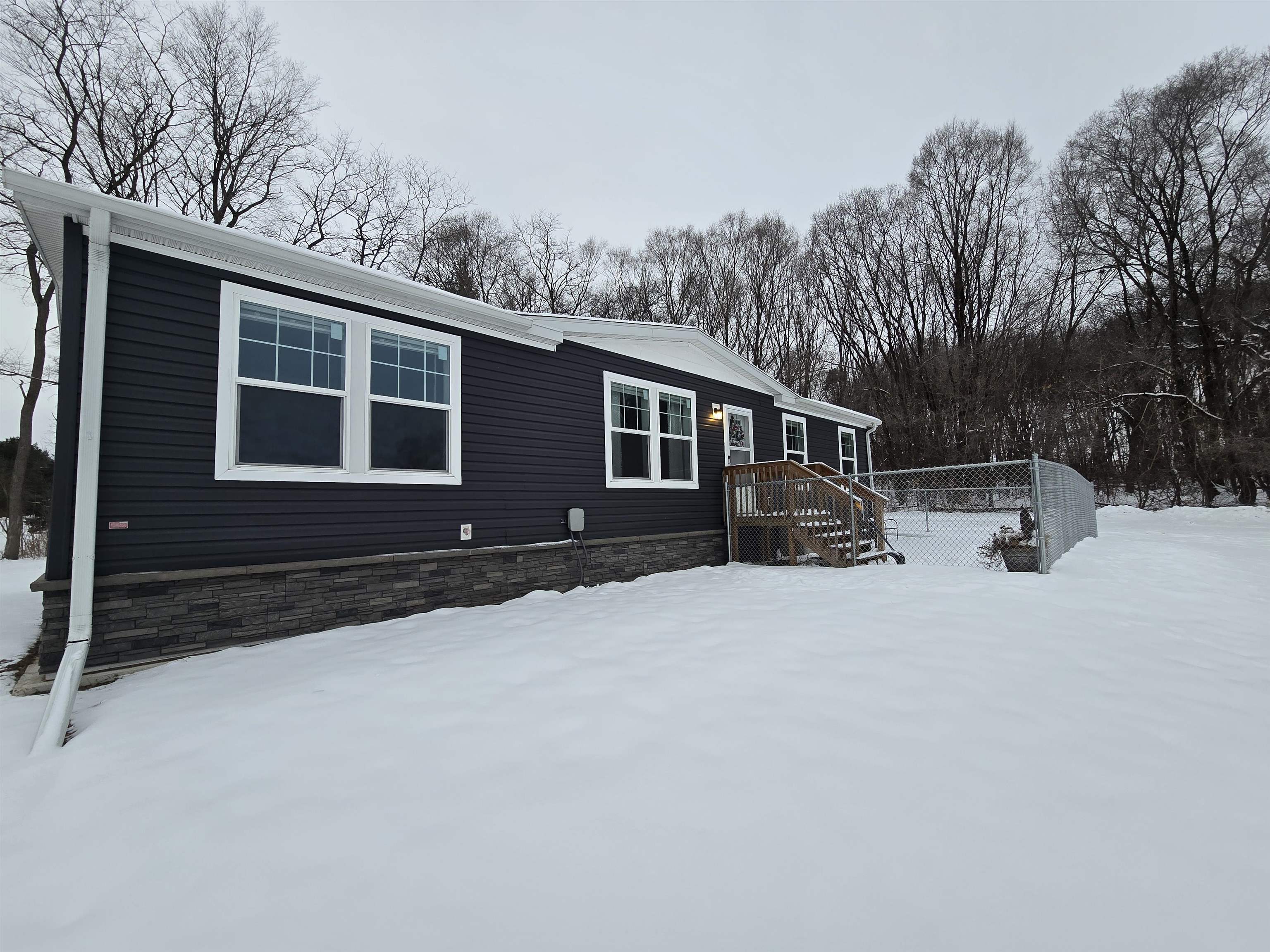 626 Semrow Road Coloma, WI 54930 - Photo 4 of 31