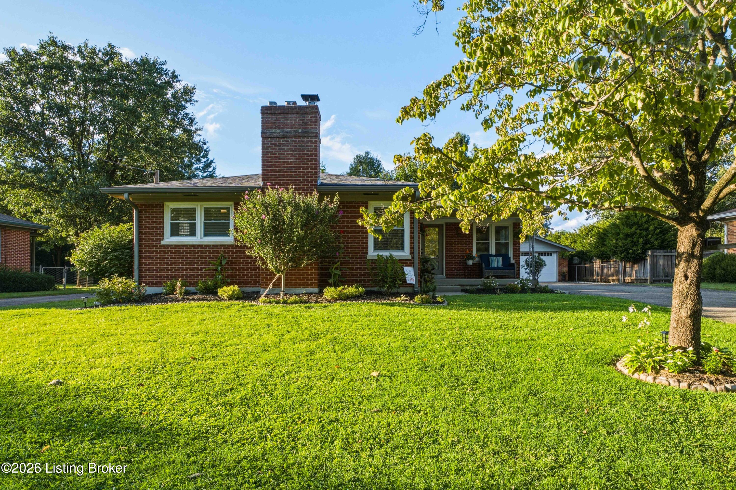 8811 Waltlee Road Louisville, KY 40291 - Photo 6 of 42 06-Side-Yard