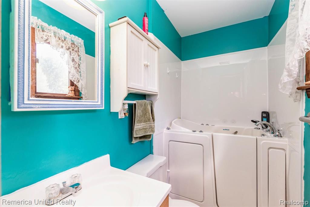 6799 West Sober Road Fowlerville, MI 48836 - Photo 41 of 43