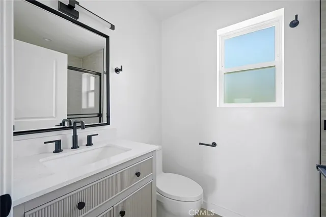 $2,700 | 842 East Cypress Avenue, Burbank, CA 91501