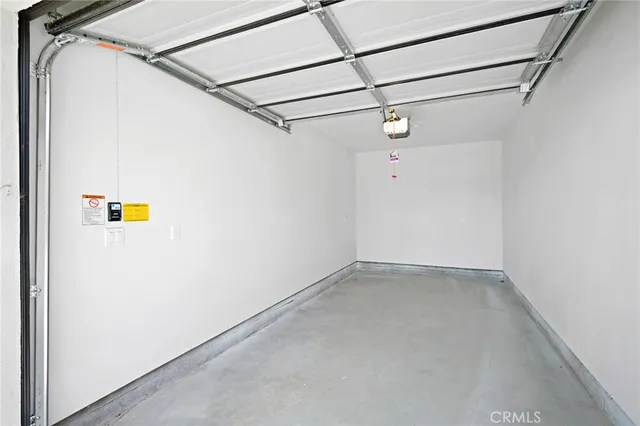 $2,700 | 842 East Cypress Avenue, Burbank, CA 91501