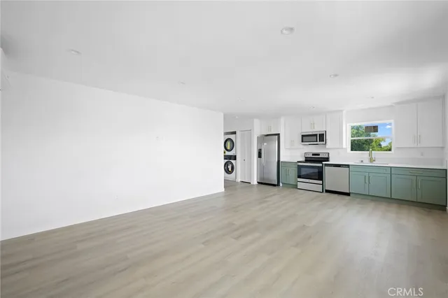 $2,700 | 842 East Cypress Avenue, Burbank, CA 91501