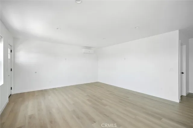 $2,700 | 842 East Cypress Avenue, Burbank, CA 91501