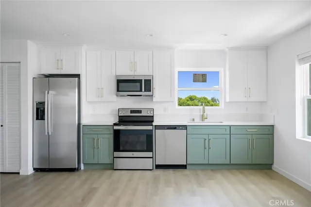 $2,700 | 842 East Cypress Avenue, Burbank, CA 91501