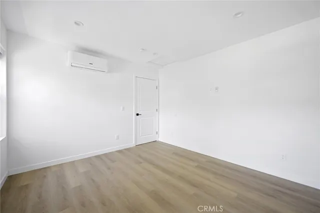 $2,700 | 842 East Cypress Avenue, Burbank, CA 91501