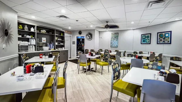 $2,500 | 5267 Europa Drive, Unit N, Boynton Beach, FL 33437