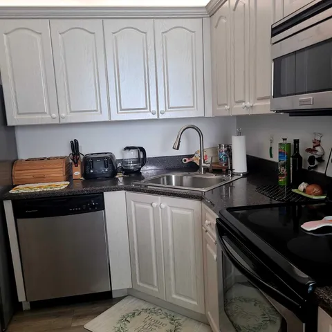 $2,500 | 5267 Europa Drive, Unit N, Boynton Beach, FL 33437