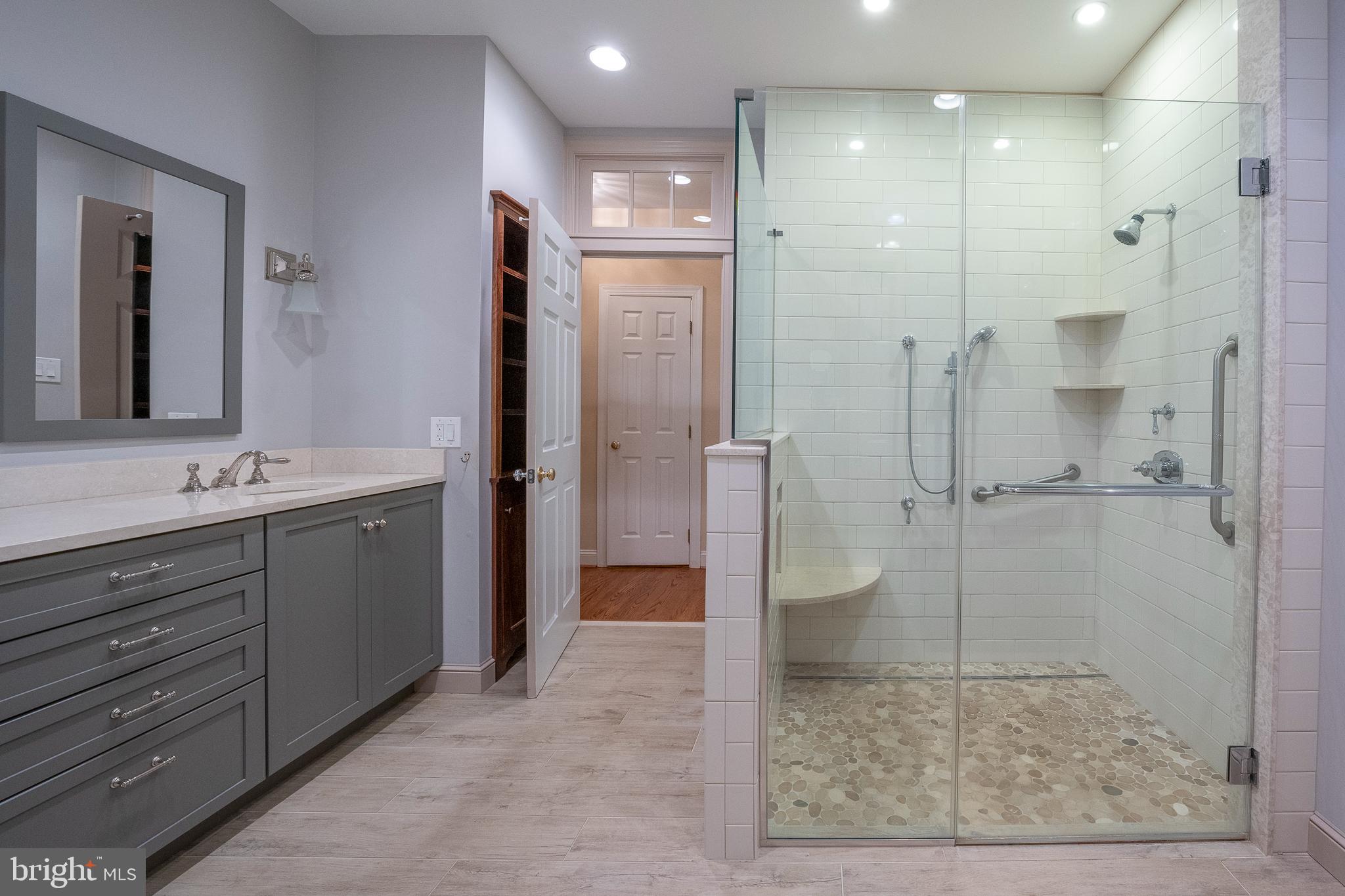 175 Little Turtle Way, Unit 75 Berwyn, PA 19312 - Photo 26 of 47 Primary Bath