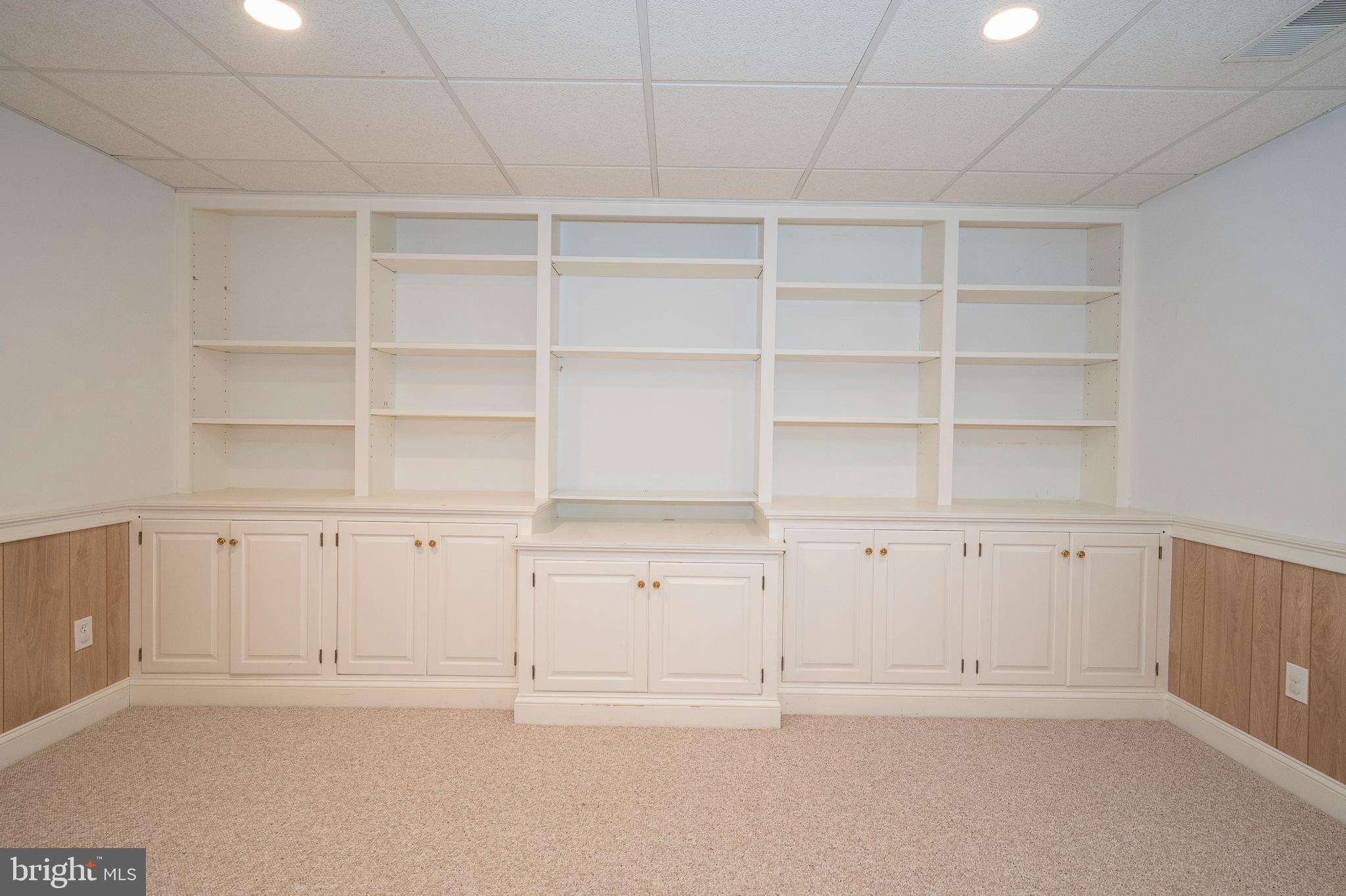 175 Little Turtle Way, Unit 75 Berwyn, PA 19312 - Photo 40 of 47 Attractive Built-ins