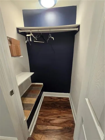 a view of utility room