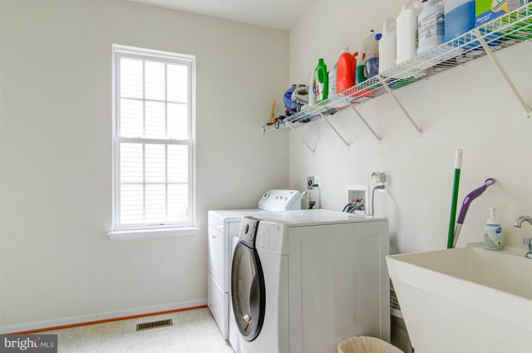 24783 Prairie Grass Drive Stone Ridge, VA 20105 - Photo 5 of 24 Laundry Room
