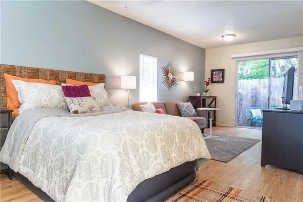 $1,300 | 4209 Avenue B, Unit 106, Austin, TX 78751