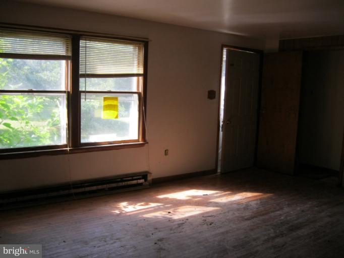 2034 Hopewell Road Port Deposit, MD 21904 - Photo 7 of 9 Living Room