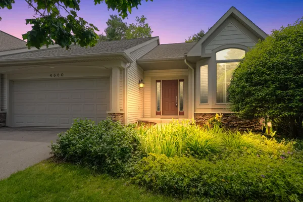 $475,000 | 4380 Willow Ln Drive Northeast, Grand Rapids, MI 49525