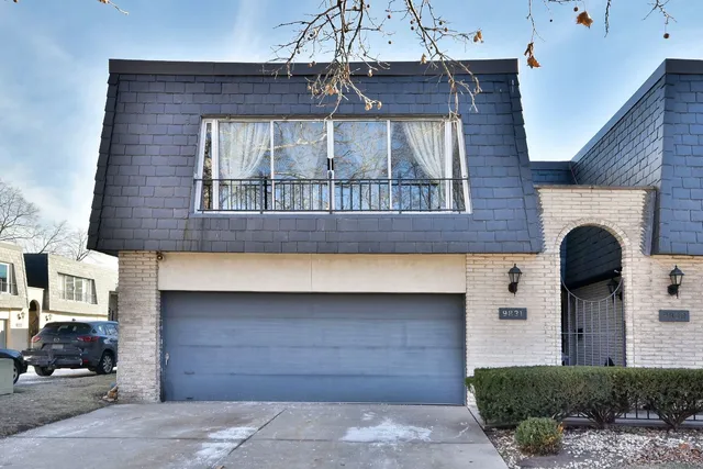 $260,000 | 9831 Karlov Avenue, Oak Lawn, IL 60453