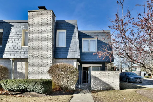 $260,000 | 9831 Karlov Avenue, Oak Lawn, IL 60453