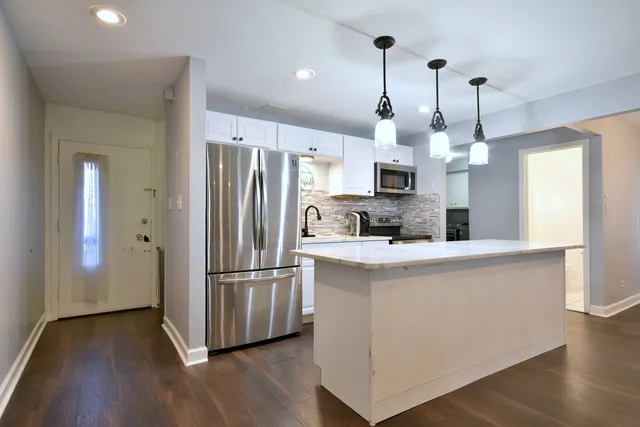 $260,000 | 9831 Karlov Avenue, Oak Lawn, IL 60453