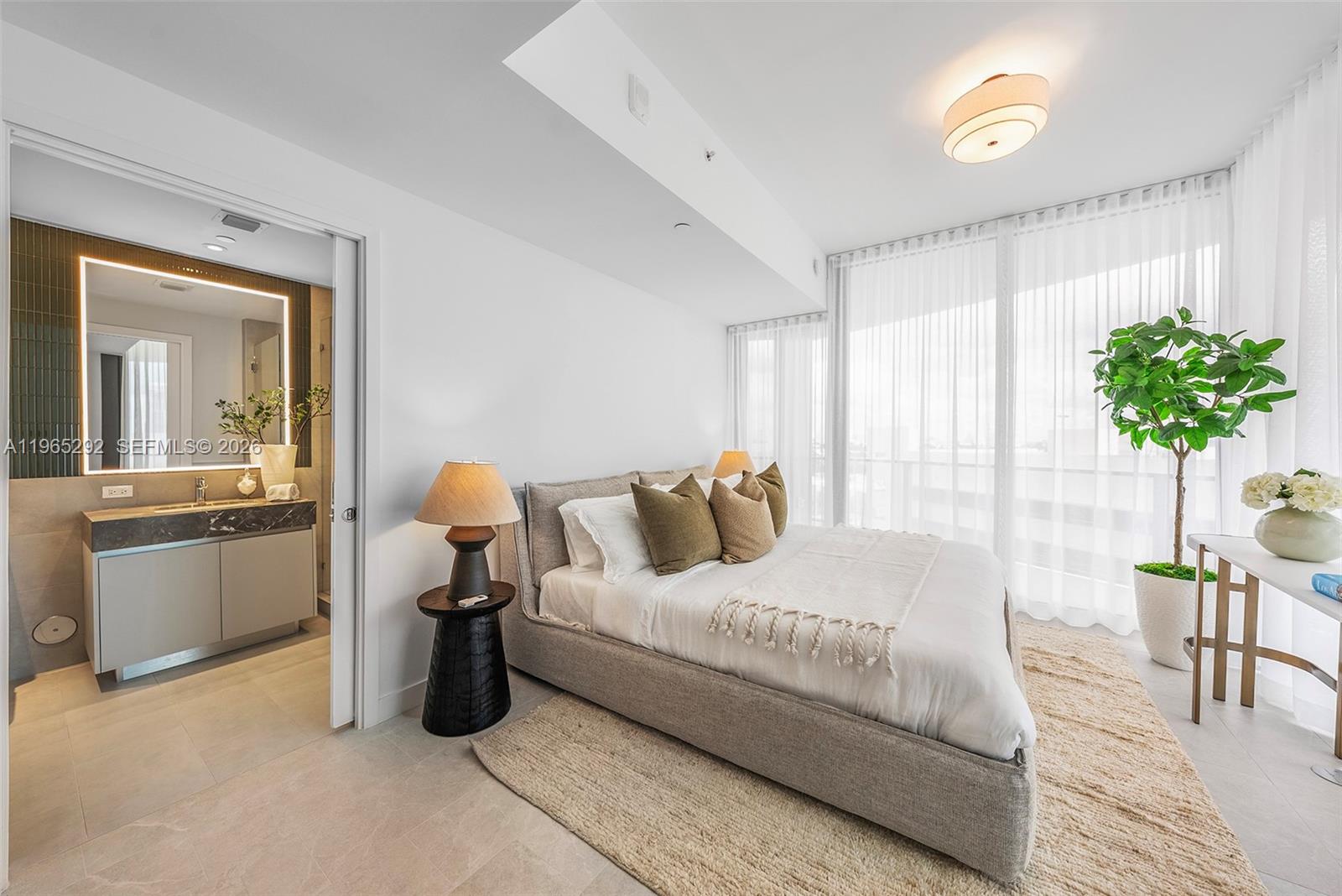 500 Alton Road, Unit 901 Miami Beach, FL 33139 - Photo 10 of 42 Gallery Image 10