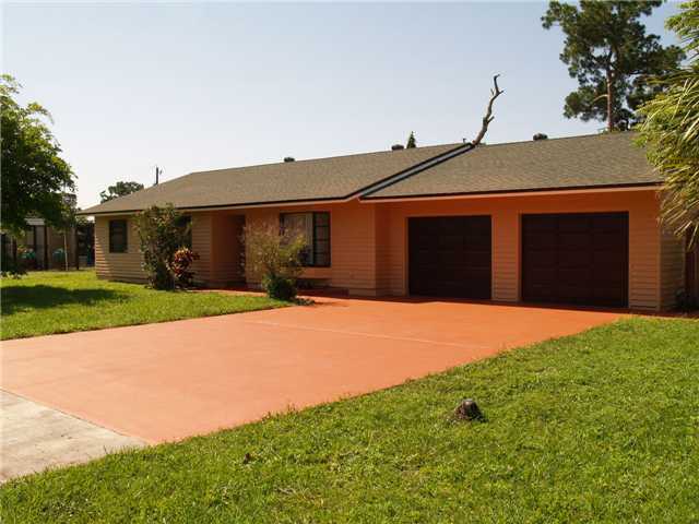 5720 Mango Road West Palm Beach, FL 33413 - Photo 1 of 10 Primary Photo