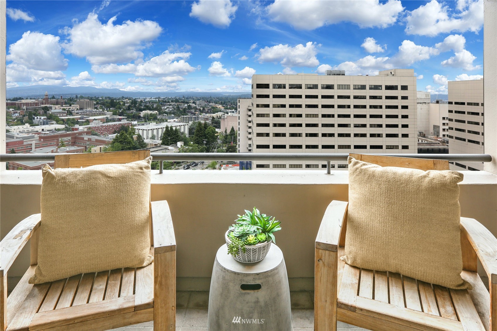 1301 Spring Street, Unit 18H Seattle, WA 98104 - Photo 14 of 38