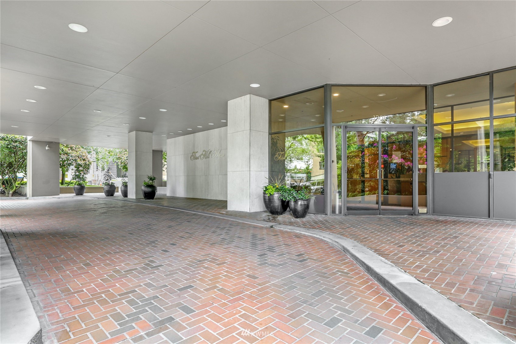 1301 Spring Street, Unit 18H Seattle, WA 98104 - Photo 2 of 38