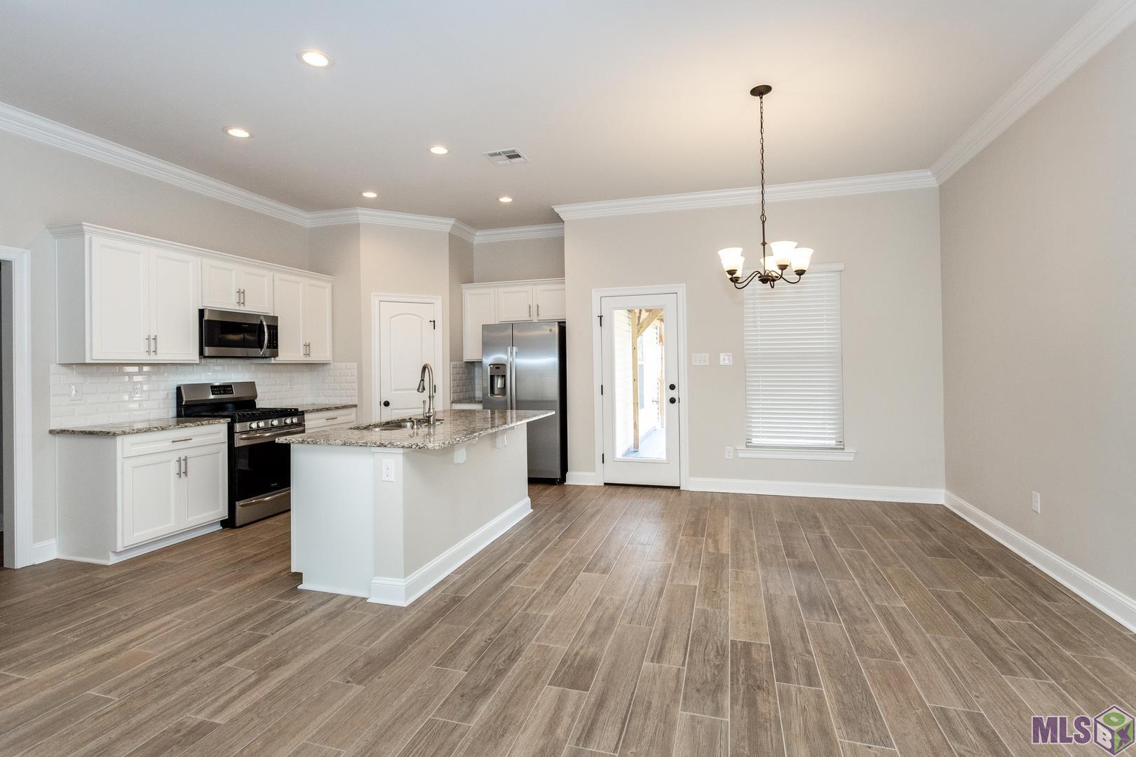 6356 Lake Edge Drive Baton Rouge, LA 70820 - Photo 4 of 21