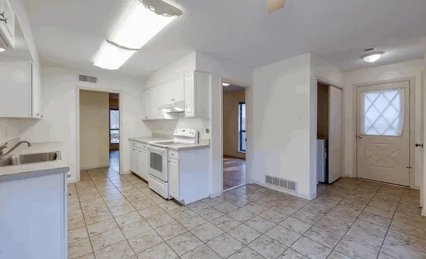 $1 | 2184 Wilderness Cove, Germantown, TN 38139