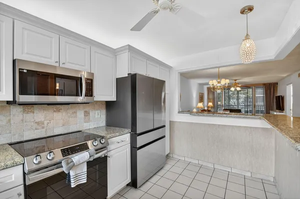 $2,300 | 2016 South Federal Highway, Unit 206, Boynton Beach, FL 33435