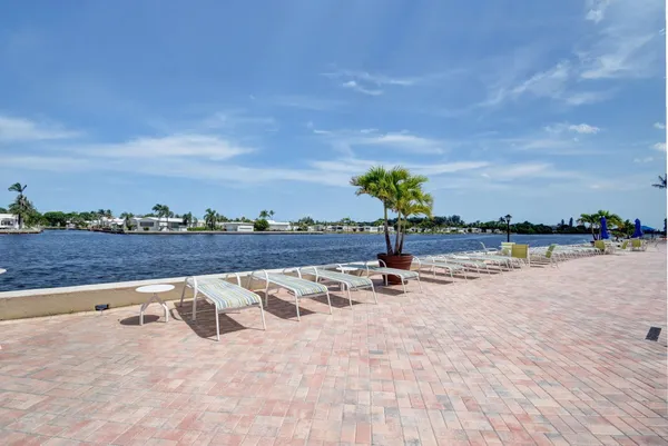 $2,300 | 2016 South Federal Highway, Unit 206, Boynton Beach, FL 33435